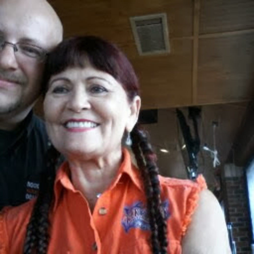 Meet your Posher, Dee-gee